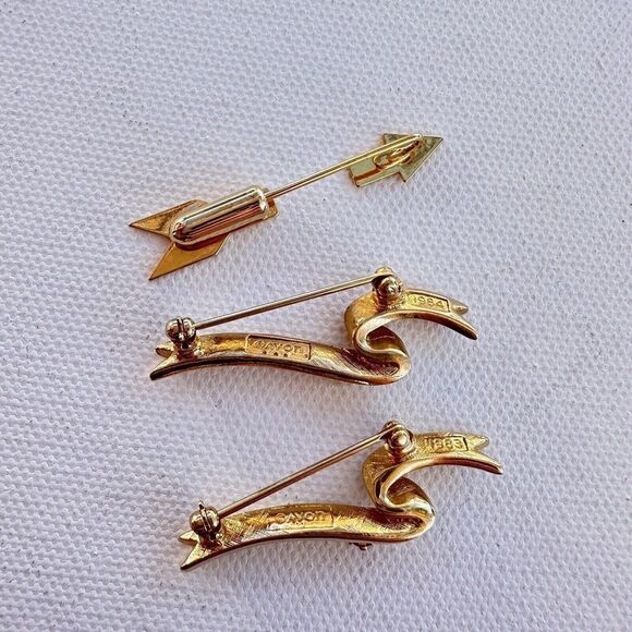 Vintage Lot of Signed AVON Gold Tone Jewelry Heart Necklace Pins with Rhinestone - Picture 7 of 9